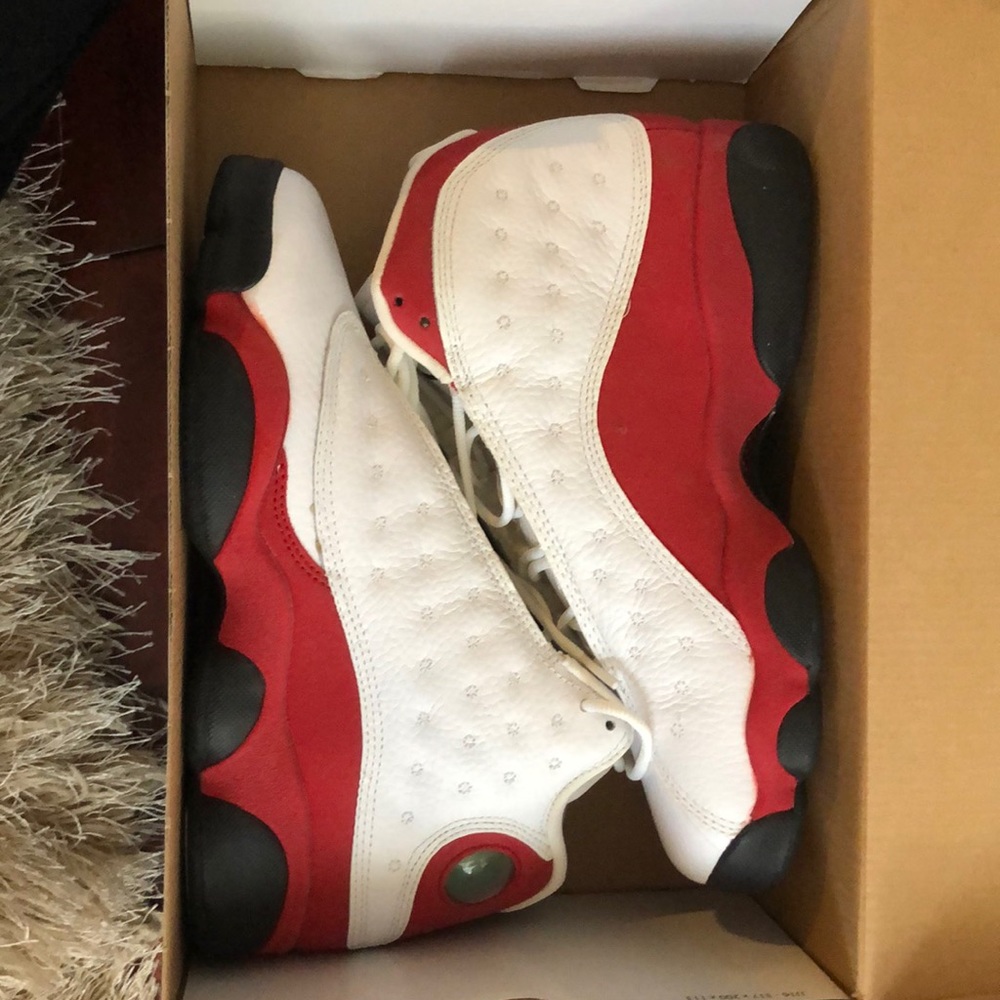 2010 CHERRY 13’S NEVER WORN 5.5Y